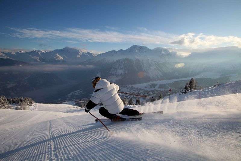 Selling ski passes Courchevel