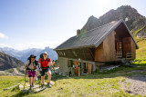 Devant le refuge sur le circuit refuge du Grand Bec (par Fontaine Froide) - Planay