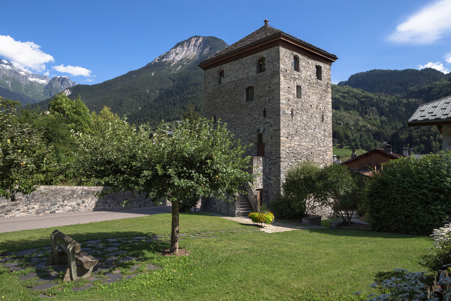 Tour Sarrazine - Bozel