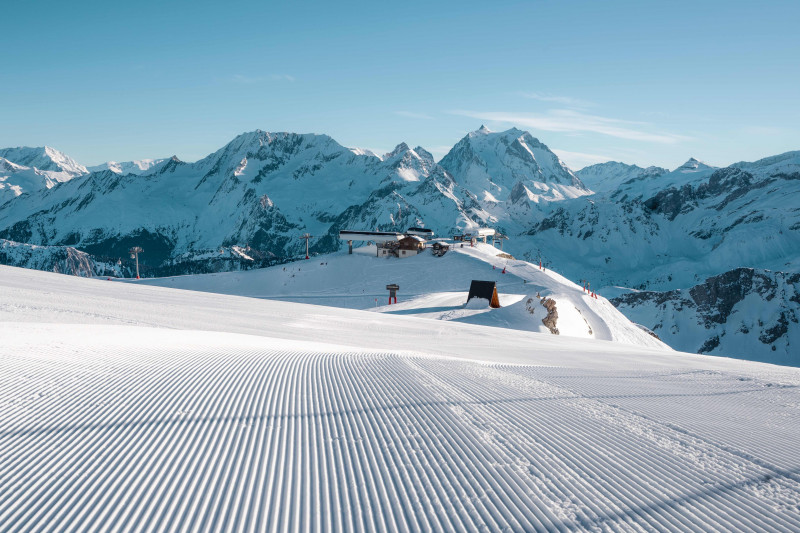 First Tracks au sommet de Courchevel - © Association des 3 Vallées First Tracks au sommet de Courchevel