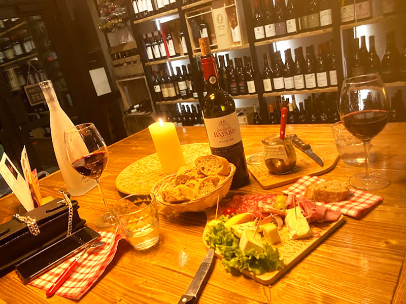 Wine & Champagne by Chassagnol - Bozel Wine & Champagne by Chassagnol - Bozel