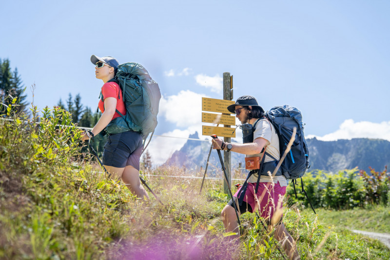 Departing from the Grand Bec refuge and returning to Planay