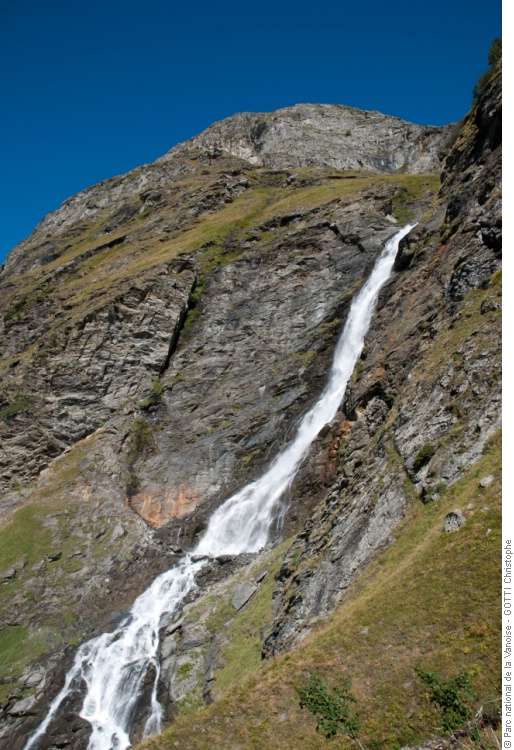 Cascade du Py au pied du Rocher des Roux, Champagny en Vanoise.