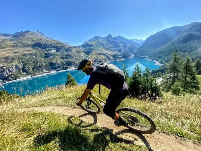 Sortie encadrée VTT & E-BIKE_Courchevel - © Guides Courchevel Sortie encadrée VTT & E-BIKE_Courchevel