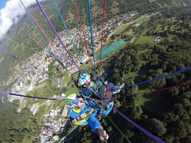 Vol enfant - Boz'aile parapente Bozel - © Boz'aile parapente Vol enfant - Boz'aile parapente Bozel